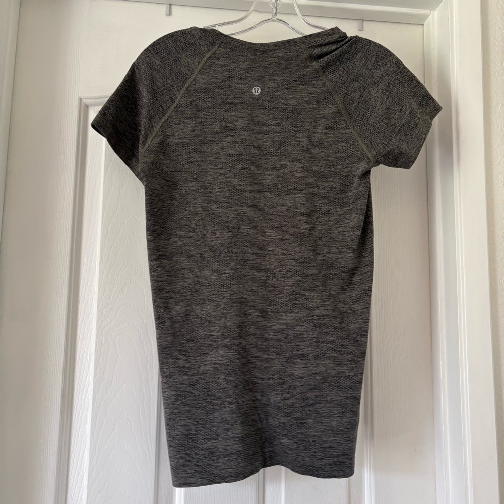 Lululemon Olive Dark Green Run Swiftly Tee Short Sleeve Stretch 8 Active Tech - Picture 2 of 6